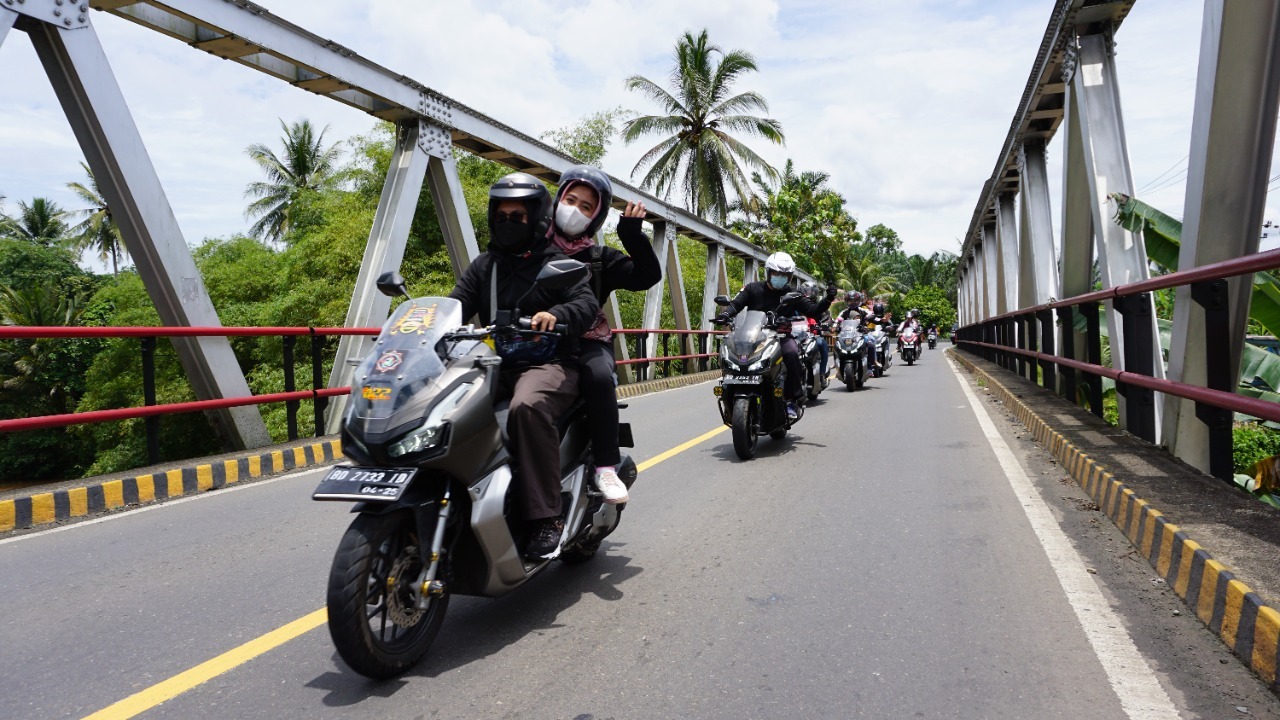 30 Riders Honda ADV150 Urban Exploride Kunjungi Wisata Napal Jungur