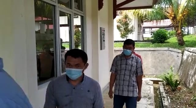 Kesehatan Tiga Tersangka DD Kayu Elang Diperiksa