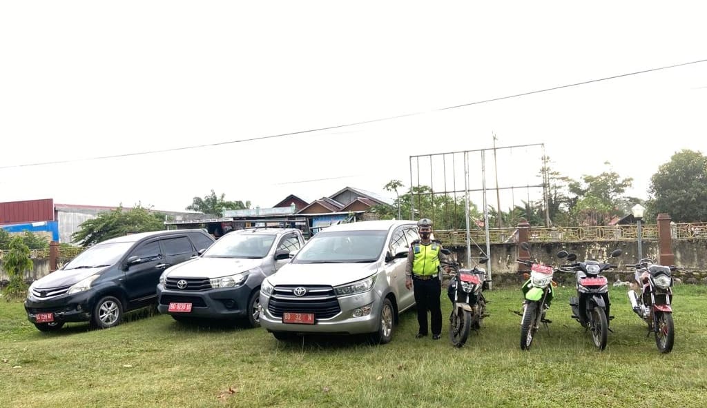 8 Unit Kendaraan Dinas Ditahan Polisi