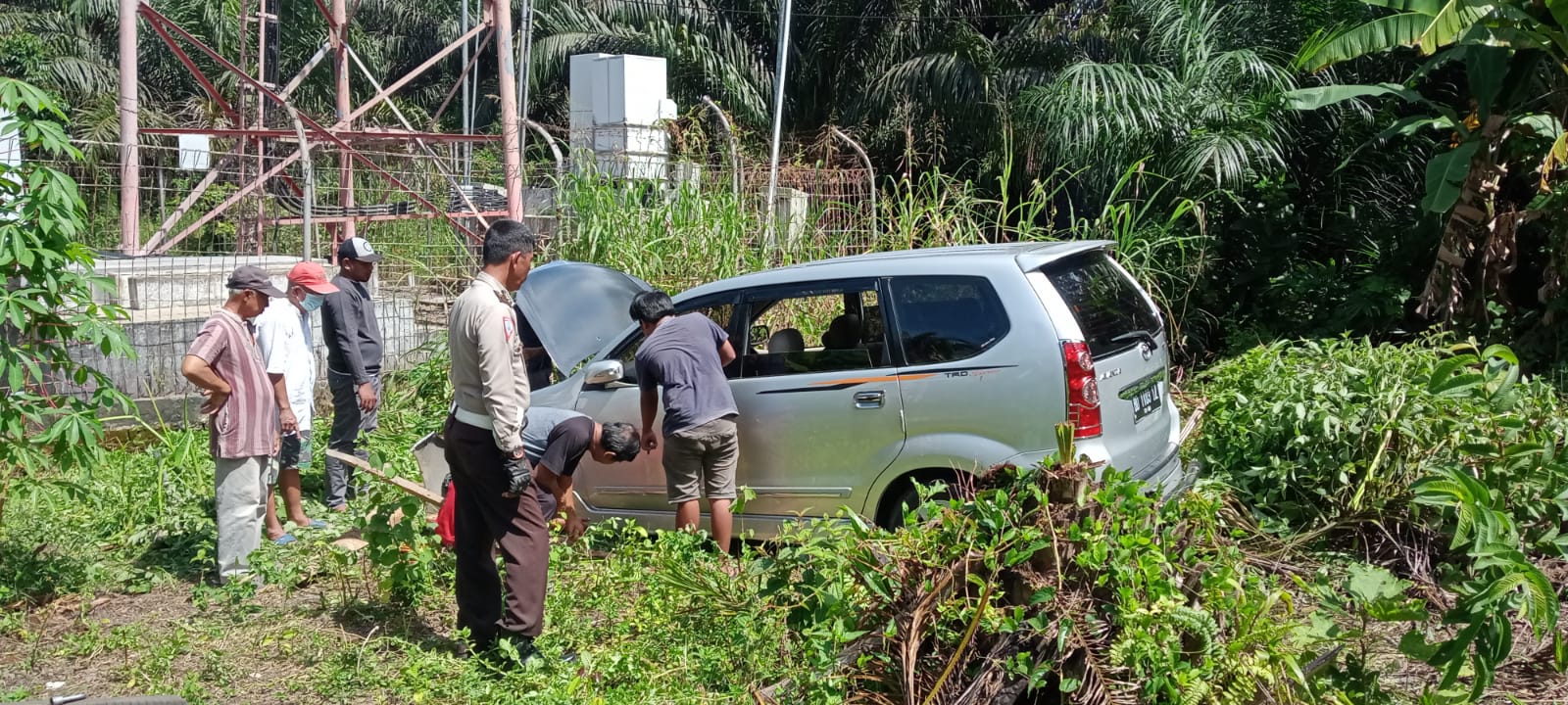 Minibus Masuk Jurang