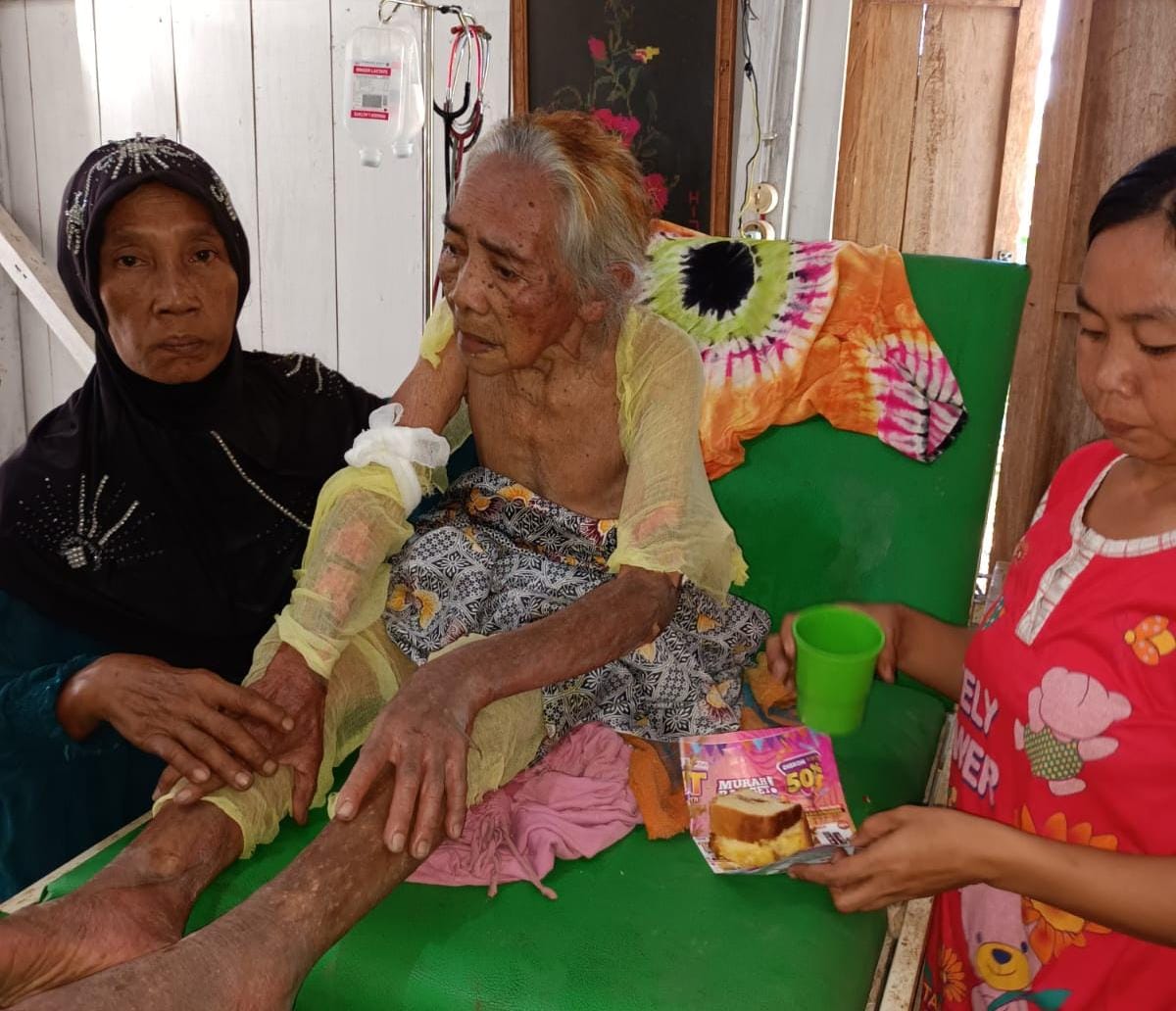 Nenek 85 Tahun Nyaris Terbakar di Dalam Rumah