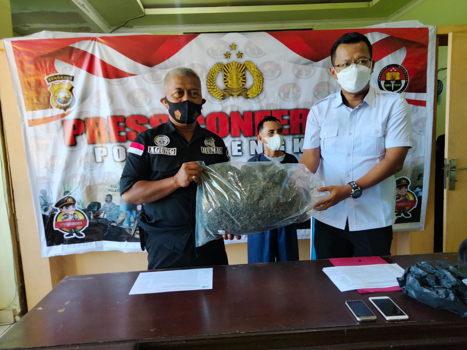 Simpan Satu Kilogram Ganja, Warga Muhajirin Diringkus