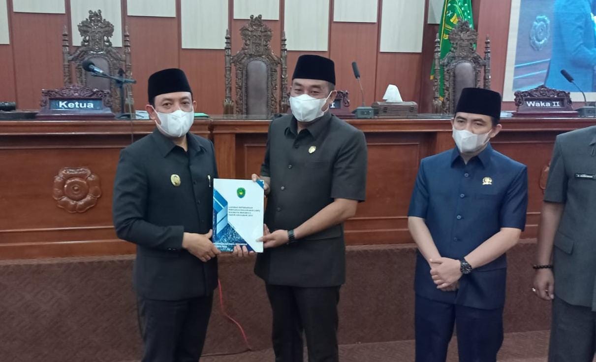 Wawali Sampaikan LKPJ 2021 ke DPRD