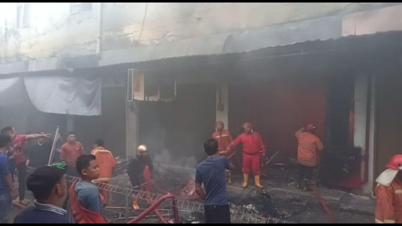 Ruko Mega Mall Ludes Terbakar