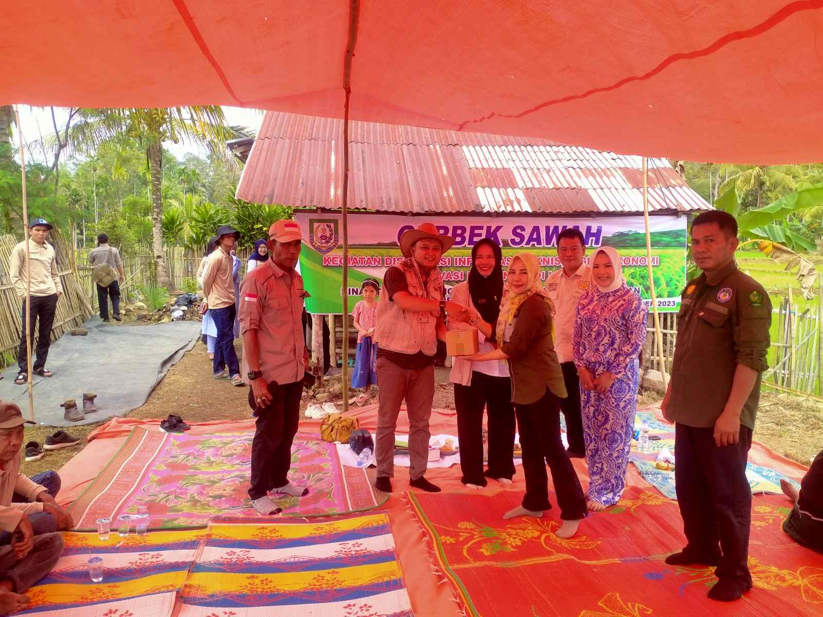 Gerbek Sawah di Desa Muning Agung, Petani Keluhkan Pupuk hingga Alsintan 