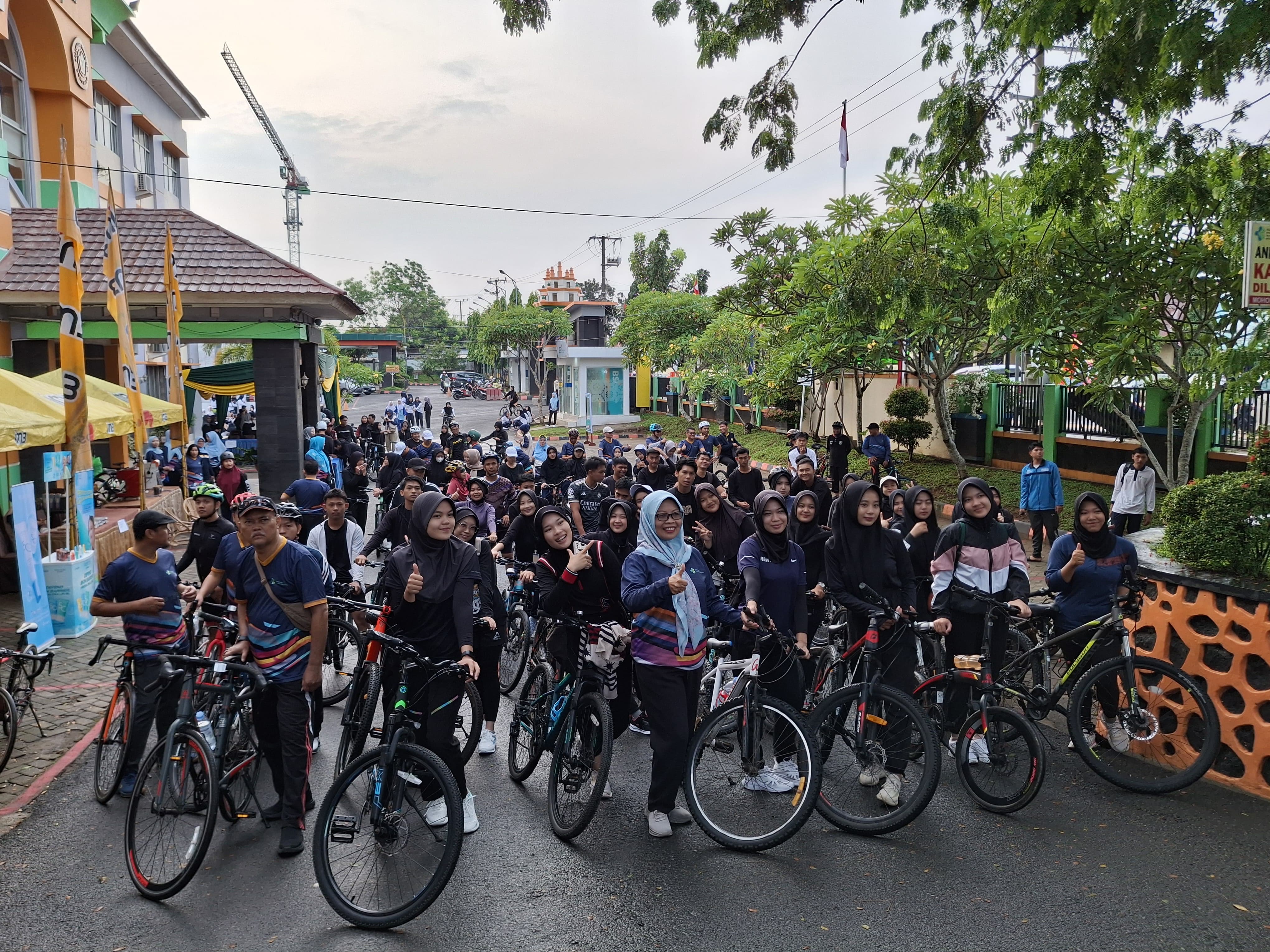 Peringati HKN ke-60, Poltekes Kemenkes Bengkulu Gelar Fun Bike dan Bakti Sosial