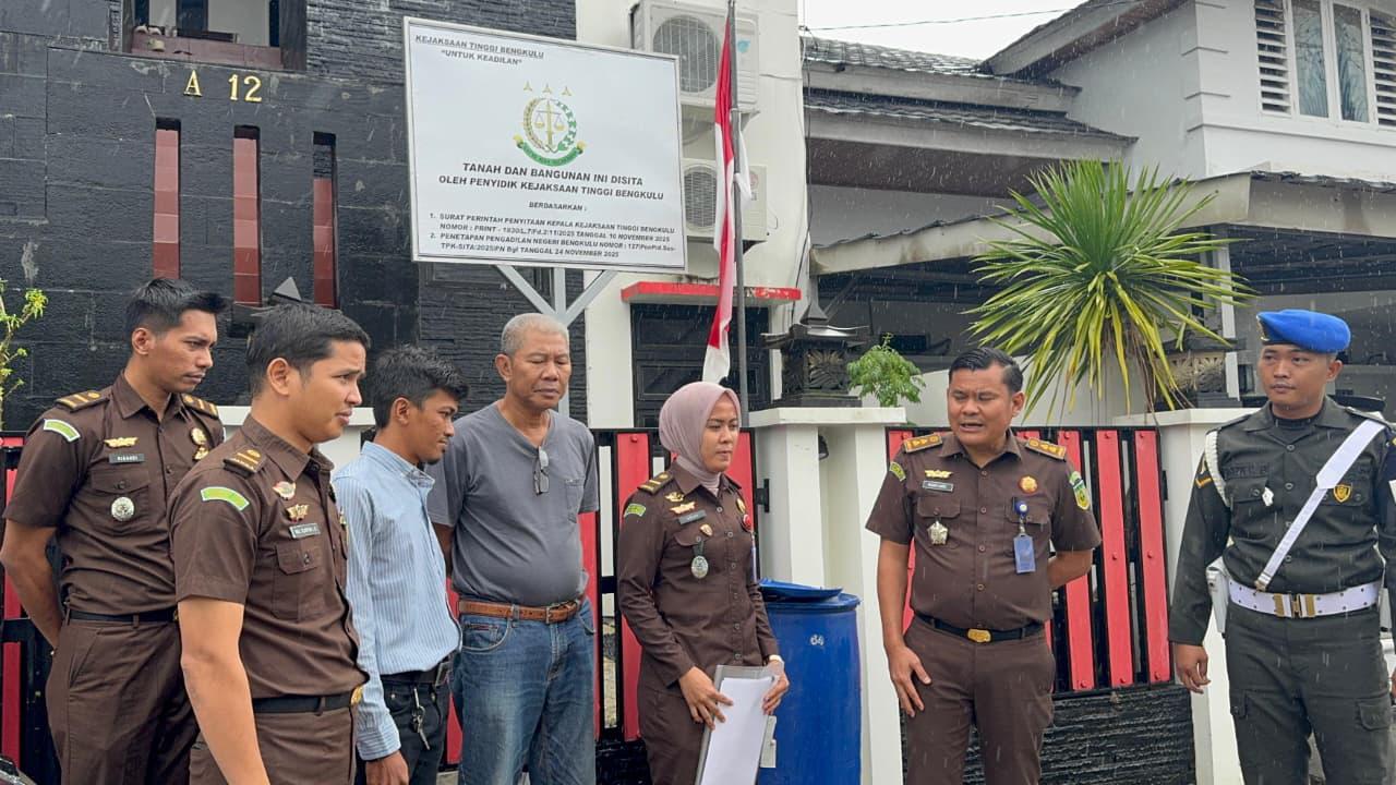 Rumah Mewah Advokat Tersangka Korupsi Pembebasan Lahan Tol Bengkulu Disita Kejati