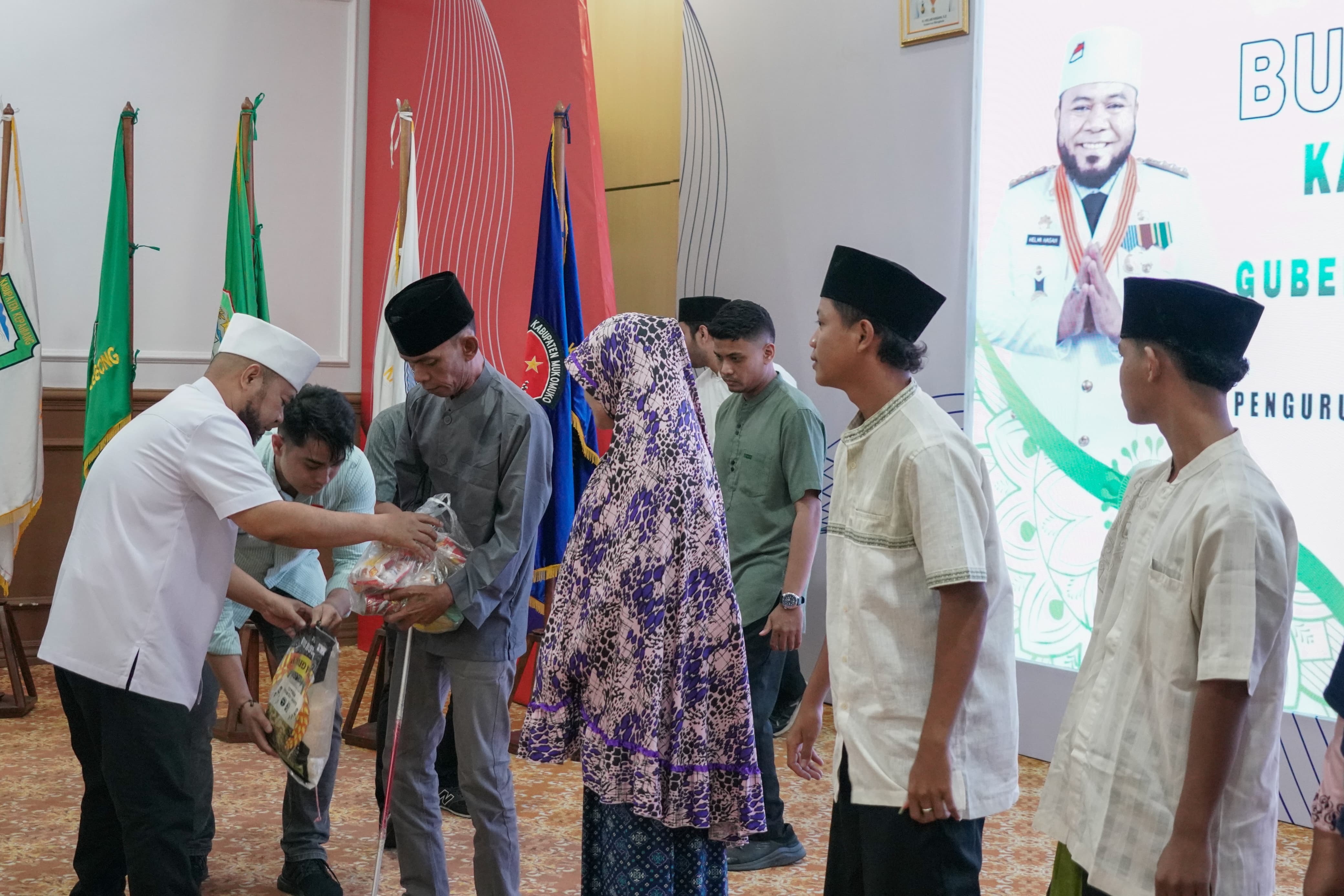 Gubernur Helmi Hasan Minta Pejabat Adopsi Anak Yatim Wujud Bantu Rakyat 