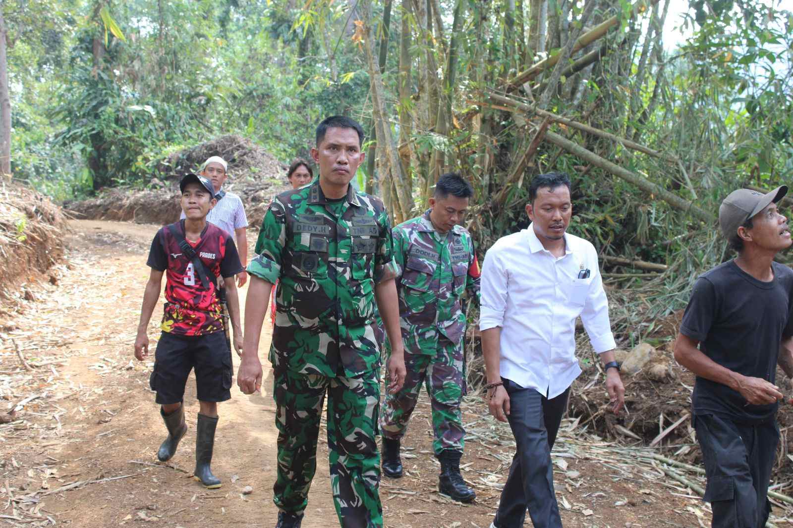 Kodim 0425 Seluma Turun Tangan Atasi Krisis Air Bersih di Desa Cawang