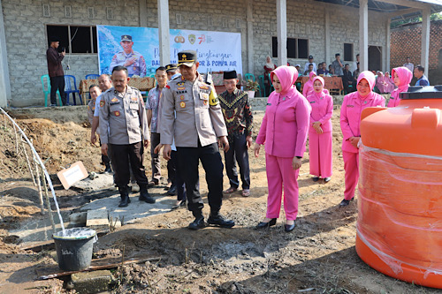 Polres Kepahiang Bantu Masyarakat yang Kesulitan Air Bersih, Beri Bantuan Pompa dan Sumur Bor