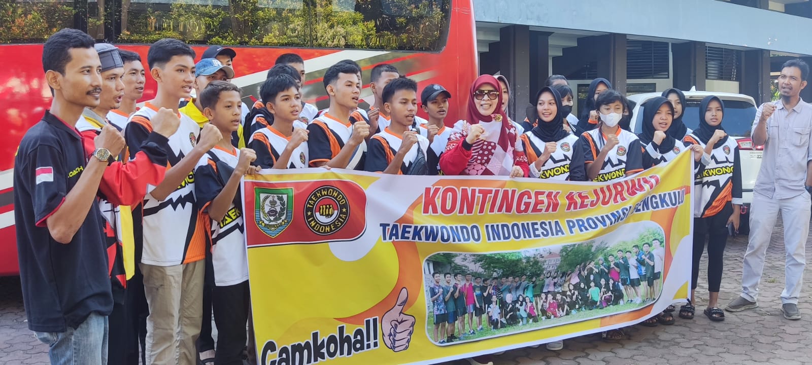 Lepas Kontingen Taekwondo ke Kejurwil, Sefty Yuslianah: Bawa Kemenangan Untuk Bengkulu 