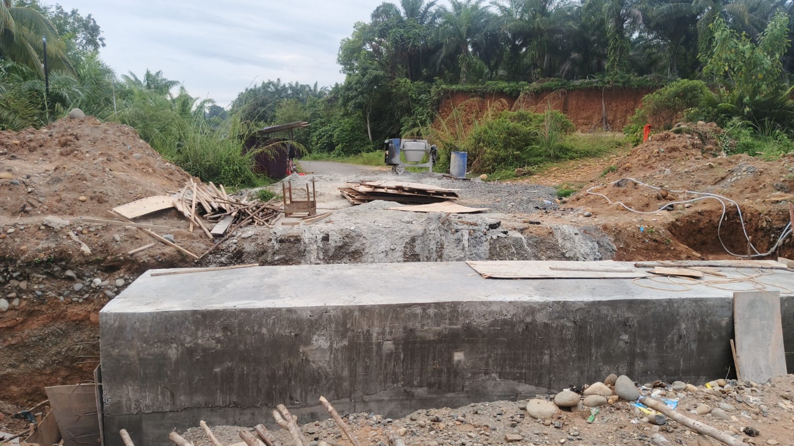 Tinggal Finishing, Jalan Bungamas–Pasar Sembayat yang Putus Sejak 2025 Segera Mulus Lagi