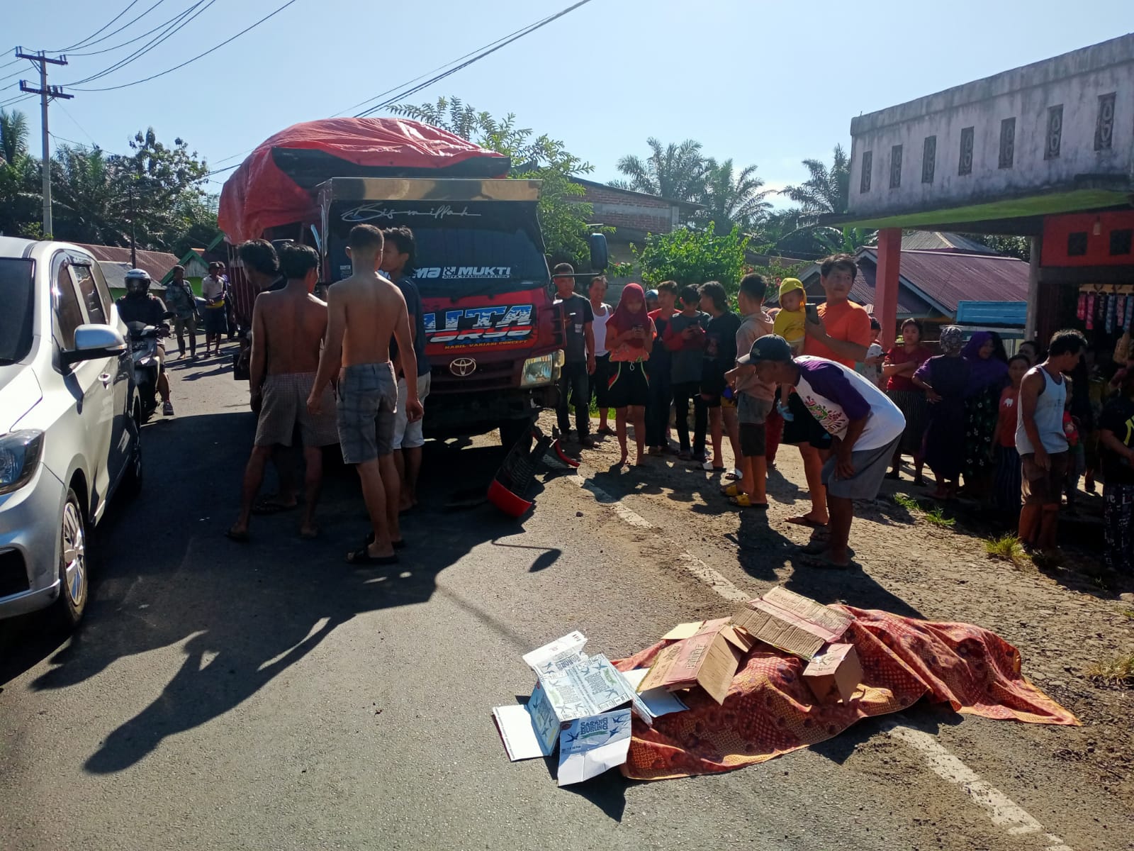 Hantam Truk dan Terseret 17 Meter , Pelajar Meninggal