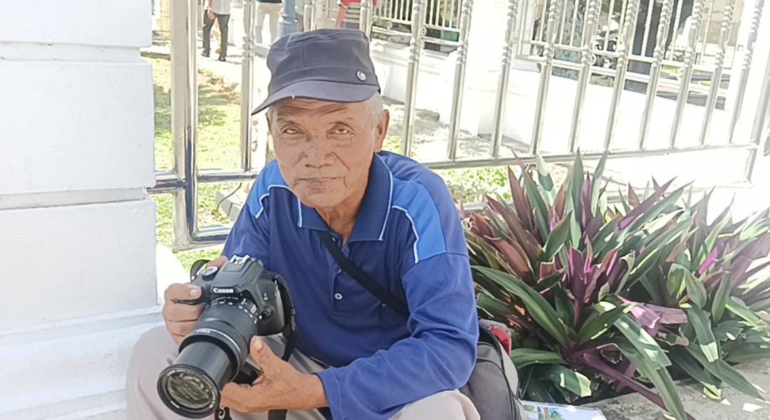 Kisah Pak Syukur, Puluhan Tahun Jadi Fotografer Keliling di Rumah Pengasingan Bung Karno