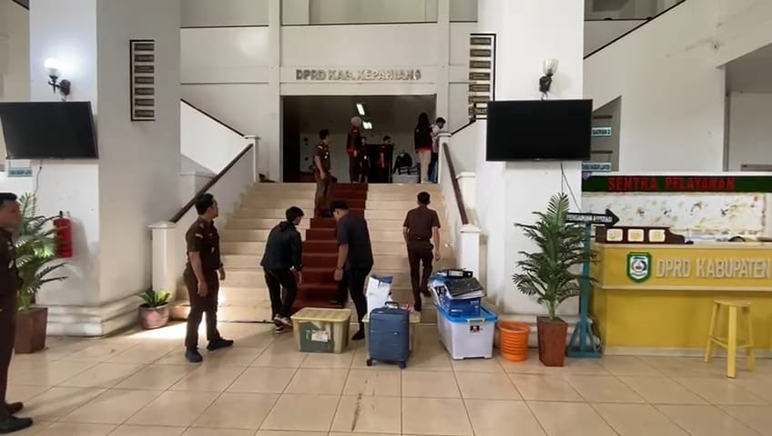 Kantor DPRD Kepahiang Digeledah Jaksa: Belasan Boks Dokumen Disita, 1 Ruangan Disegel