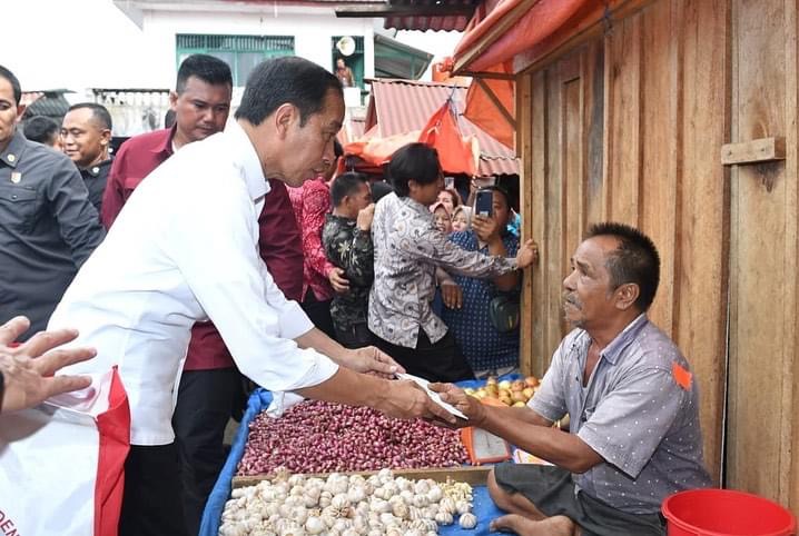 Kunjungi Bengkulu Utara, Presiden Jokowi Tinjau Revitalisasi Pasar Purwodadi 