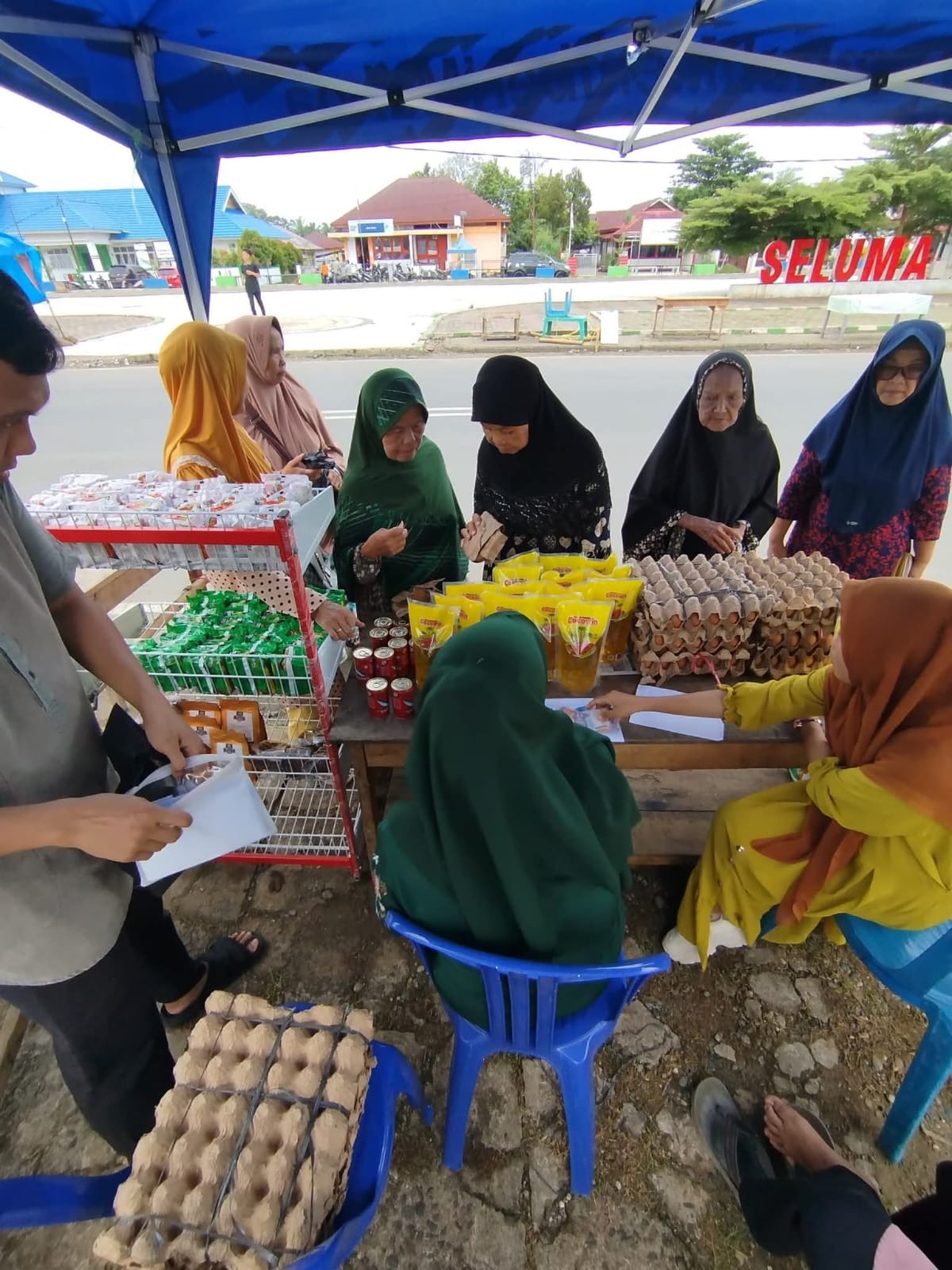 Bantu Dapur Warga, DKP Seluma Pastikan Bazar Murah Hadir Setiap Hari Besar