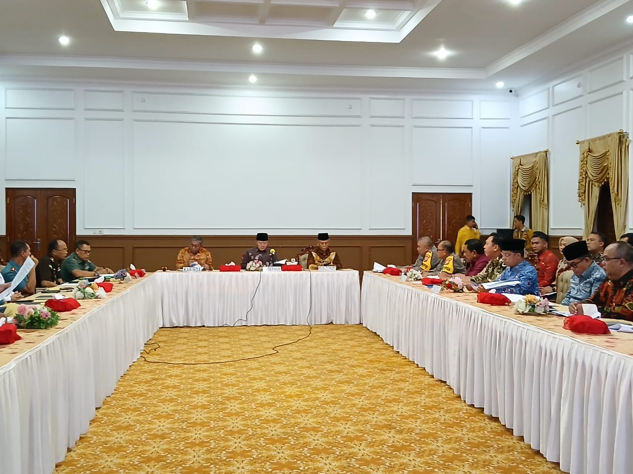 Gubernur Rohidin Mersyah Pimpin Rapat Mediasi Sengketa Wilayah Bengkulu Utara dan Lebong
