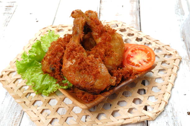 Ide Menu Makan Malam, Cobain Resep Ayam Serundeng dan Sambal Terong Balado Ini, Enaknya Bikin Nambah