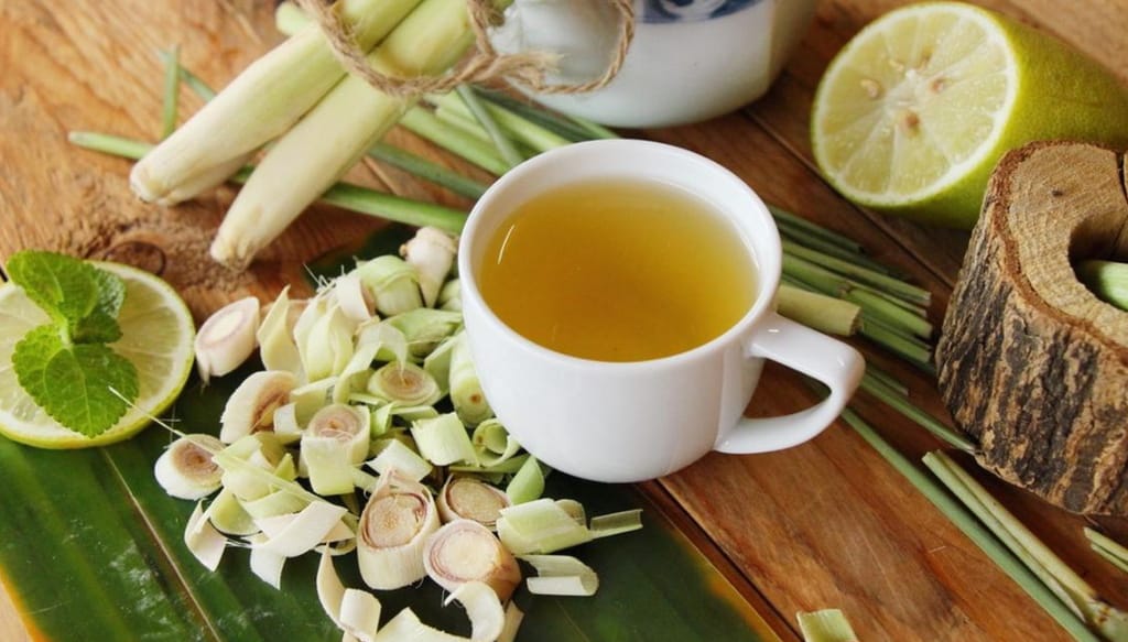 Resep Minuman Herbal Lemon Sereh, Bisa Bantu Atasi Flu Sekaligus Turunkan Kolesterol!