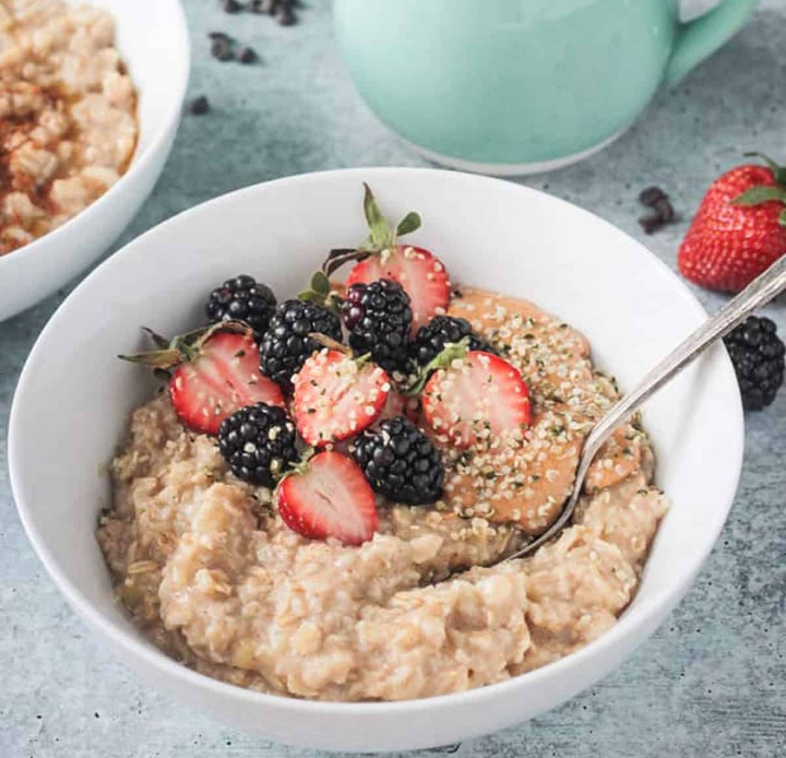 Pecinta Oatmeal Wajib Tahu! Ini Manfaat Kesehatan dari Mengonsumsinya Secara Rutin
