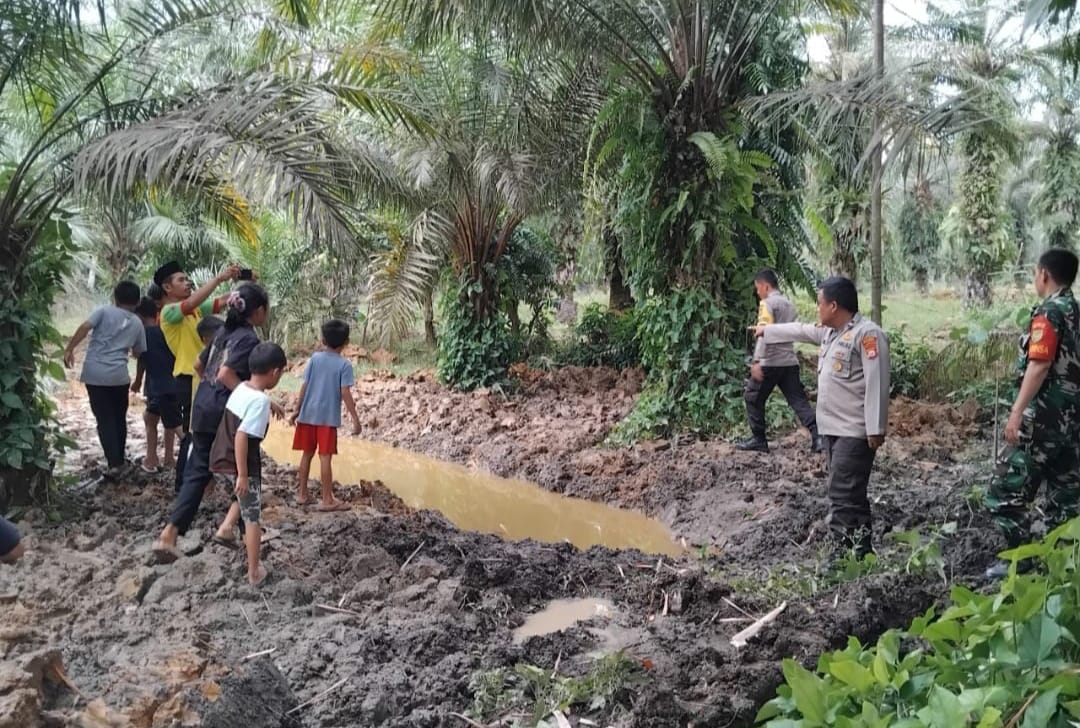 Diduga Terpeleset, Bocah 6 Tahun di Seluma Tewas Tenggelam di Parit Perkebunan Sawit