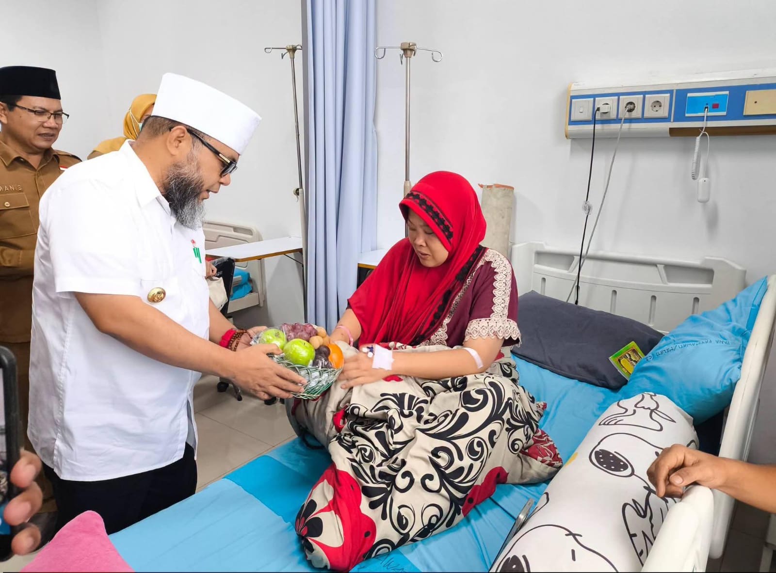 Gubernur Helmi Hasan Tinjau Pelayanan RSUD M. Yunus, Beri Semangat Pasien yang Dirawat