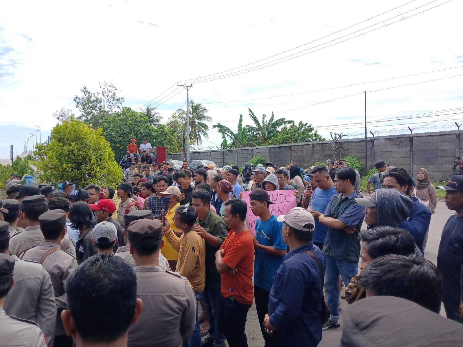 Trasportasi Terhenti, Warga Enggano Tagih Janji Pemerintah dan Pelindo