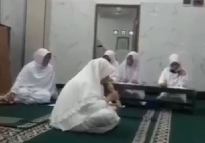 Viral! Video Ibu Majelis Taklim Meninggal Dunia di Masjid, Saat Khataman Al-Qur'an 