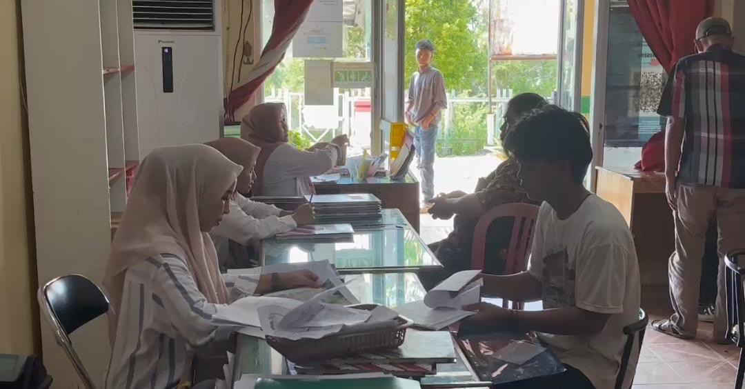 Dukcapil Seluma Jemput Bola ke 14 Kecamatan, Awali Perekaman e-KTP di Sukaraja