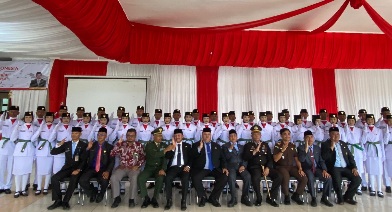 Bupati Kukuhkan 40 Paskibraka Bengkulu Selatan, Siap Kibarkan Bendera Merah Putih