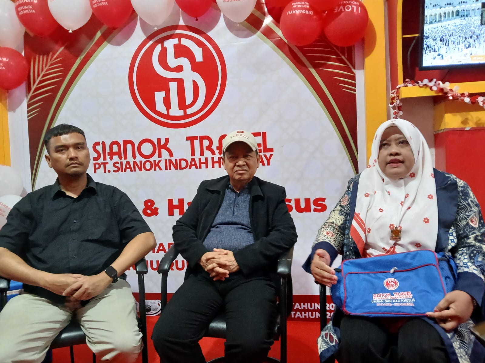 Sianok Travel Berangkatkan 156 Jemaah Umroh Perdana dari Bengkulu ke Jeddah