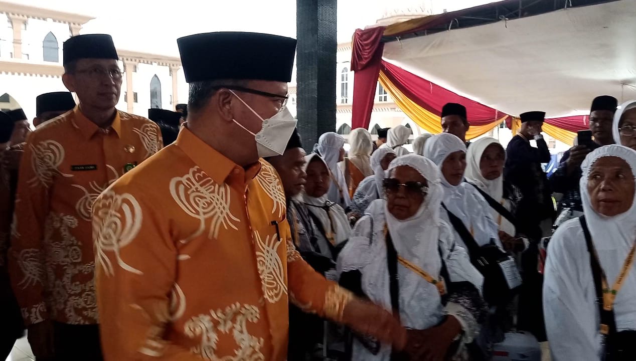 391 Jemaah Kloter Perdana Haji Bengkulu Berangkat ke Madinah, 2 Orang Tertunda