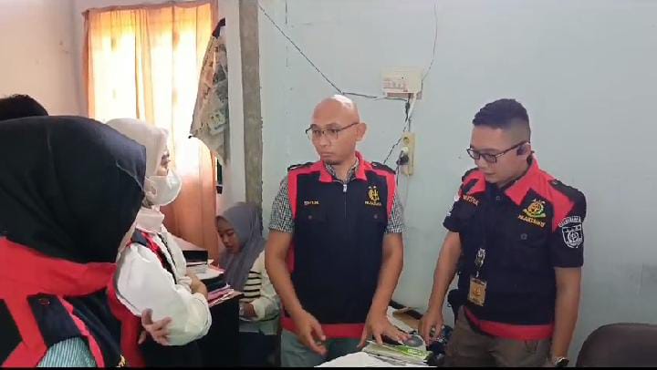 Dugaan Korupsi Perjalanan Dinas, Kejari Geledah Kantor Sekretariat DPRD Kaur