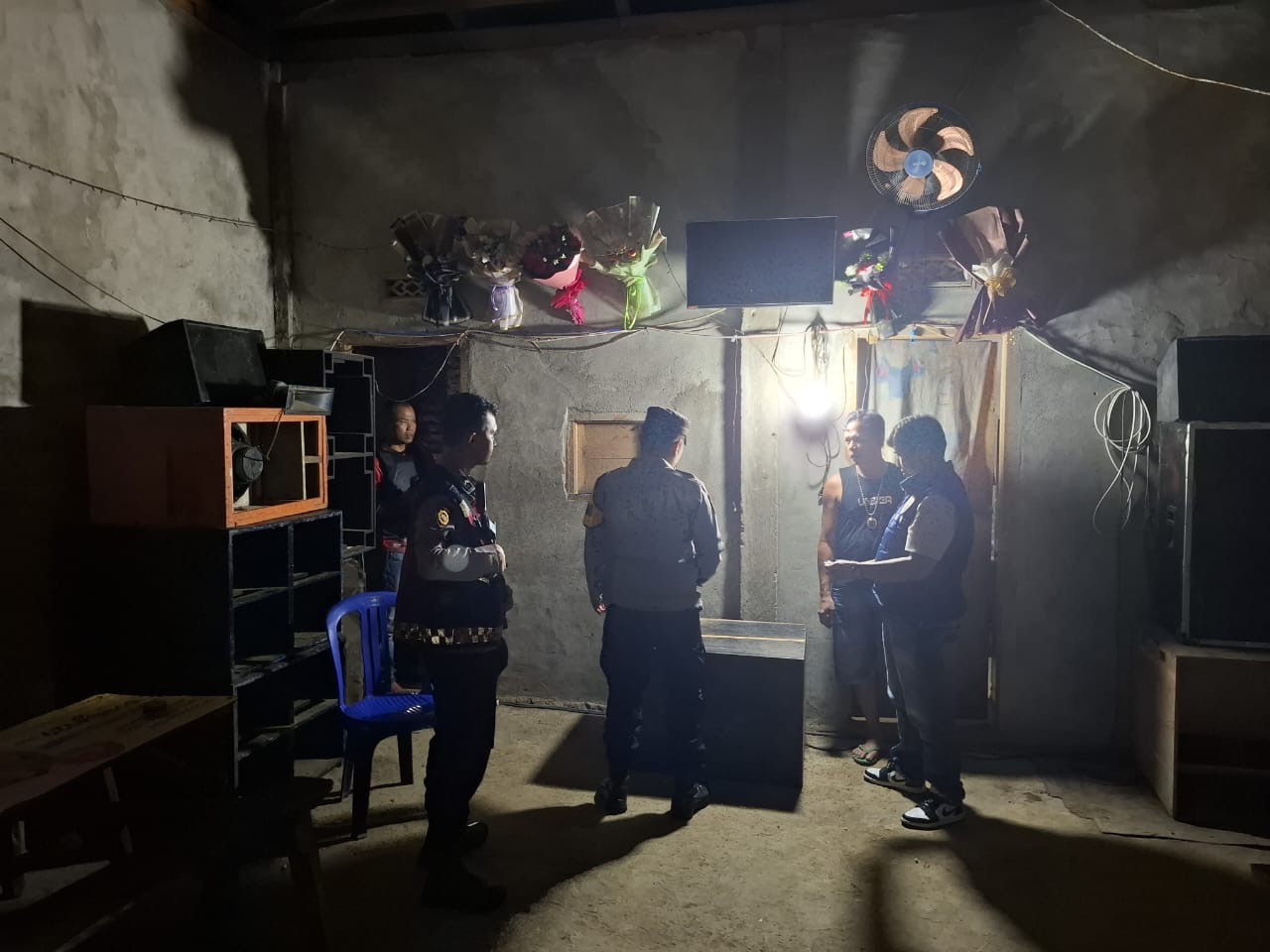 4 Warem Dirazia, Polsek Semidang Alas Sita 120 Botol Miras