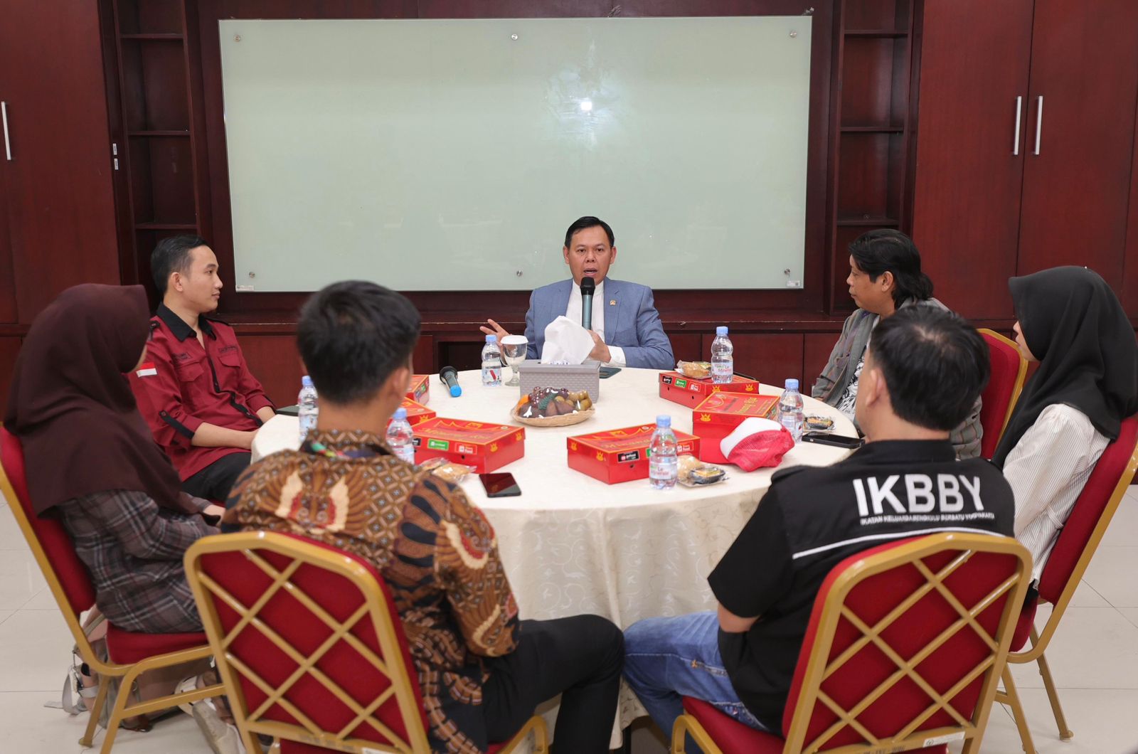 Ketua DPD RI Siap Jadi Pembina dan Mengawal Aspirasi Mahasiswa Bengkulu di Yogyakarta