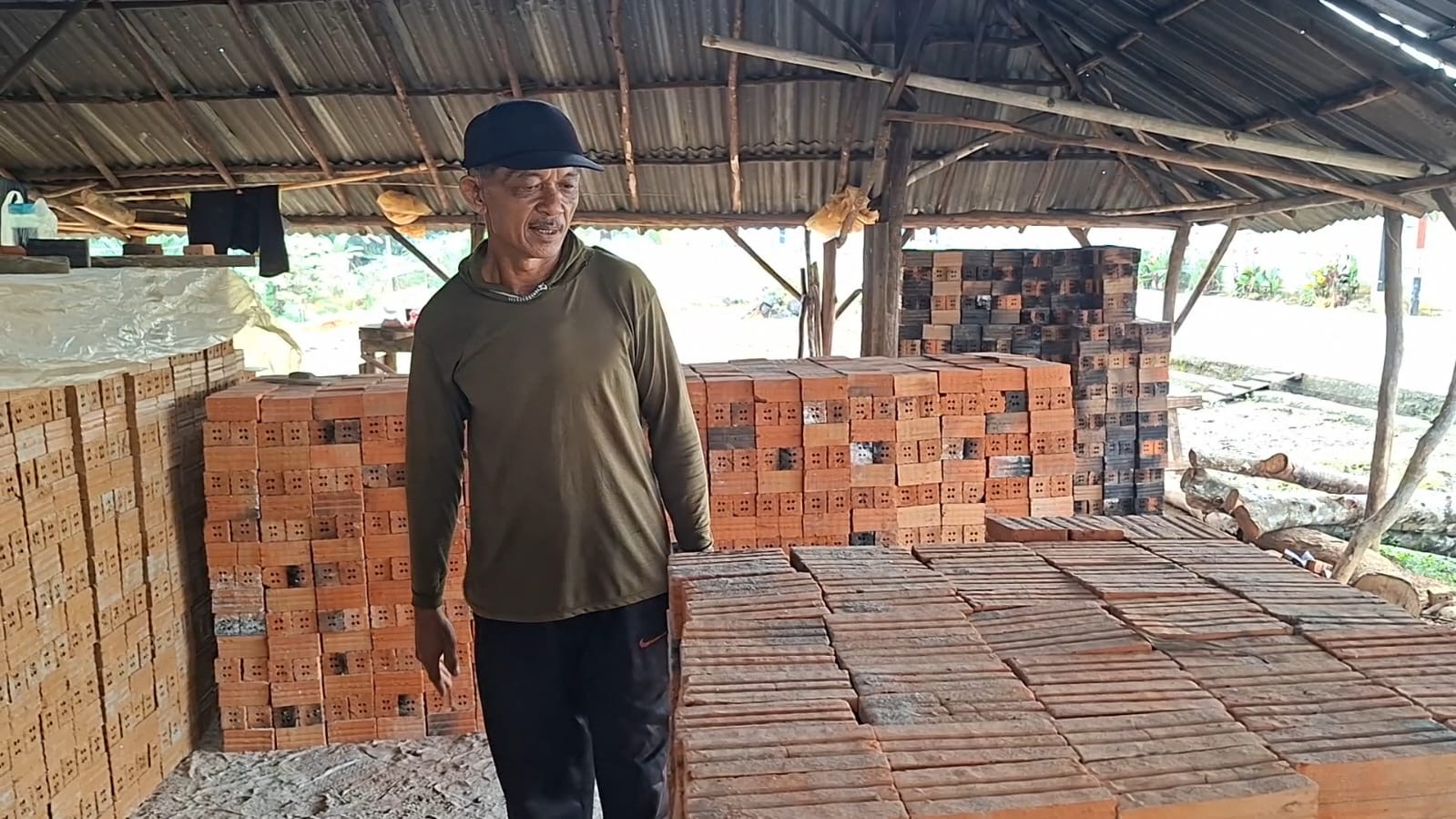 Harga Batu Bata di Seluma Turun Rp70 per Buah, Pengrajin Keluhkan Sepinya Pembangunan