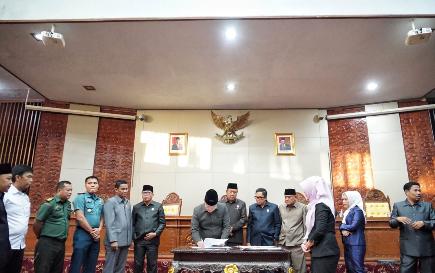 DPRD Provinsi Bengkulu Paripurna Sahkan Raperda Bantuan Hukum untuk Warga Miskin