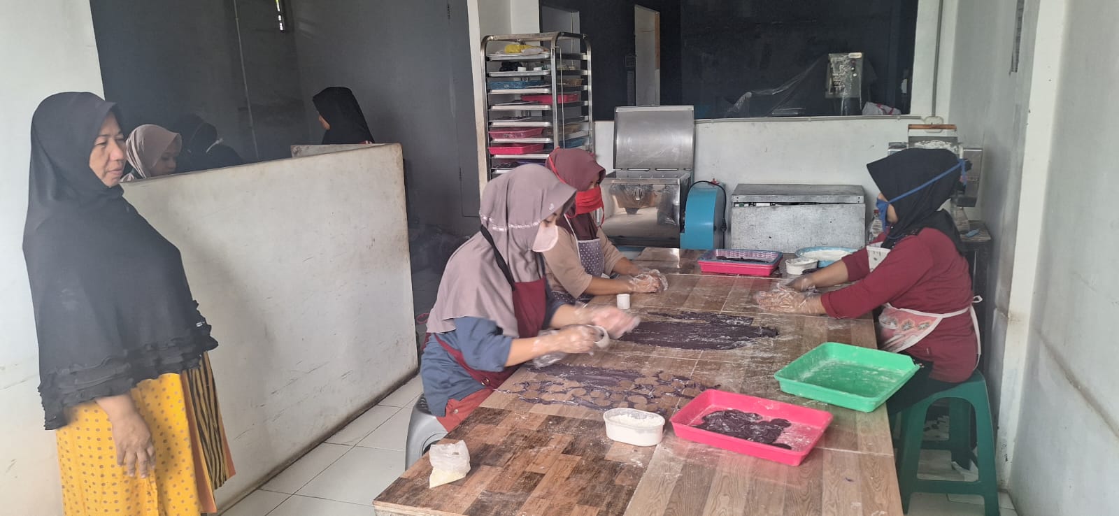 Berbekal Pinjaman Modal & Pendampingan BRI, Perempuan Ini Dirikan Kelompok Wanita Tani di Kaki Gunung Ciremai 