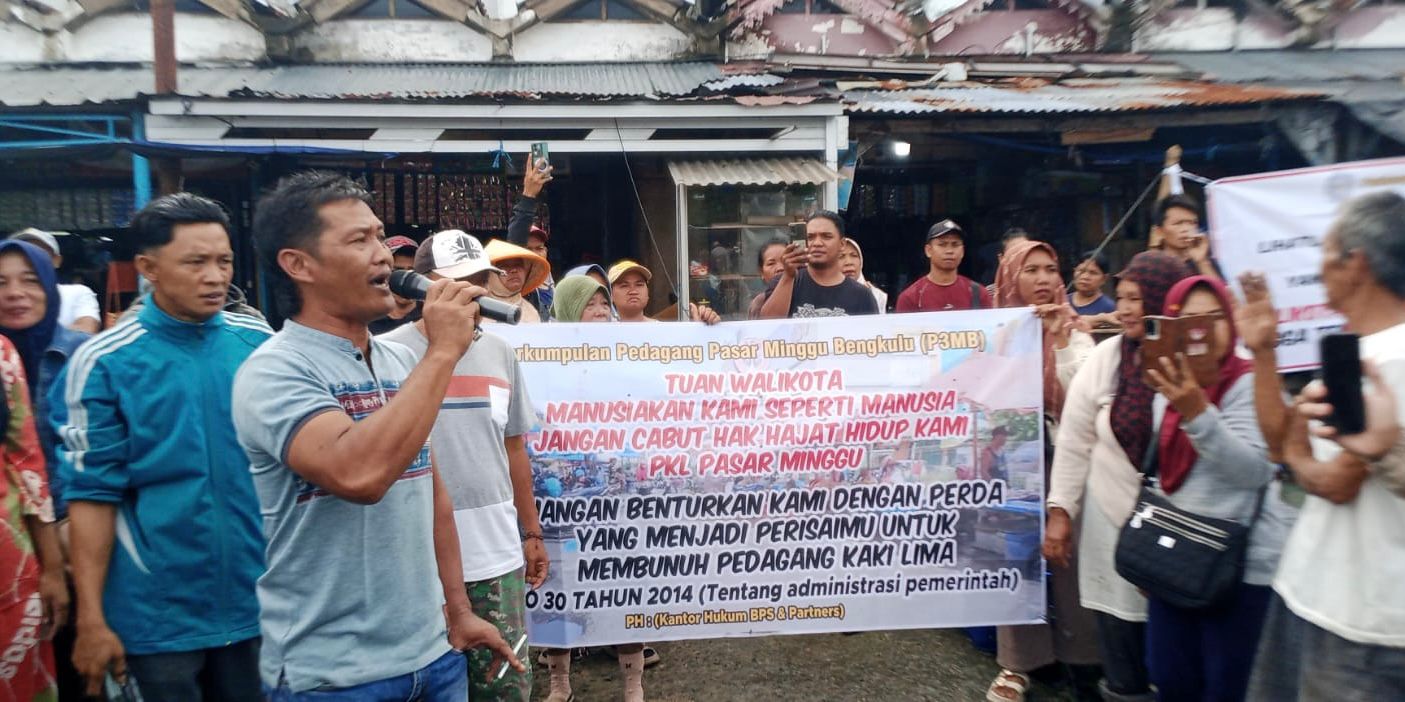 PKL Pasar Minggu Tolak Ditertibkan, Ini Alasan Mereka