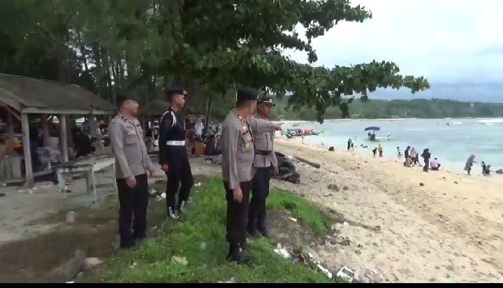 Wisatawan Pantai Laguna Kaur Diimbau Waspadai Sengatan Ubur-ubur 