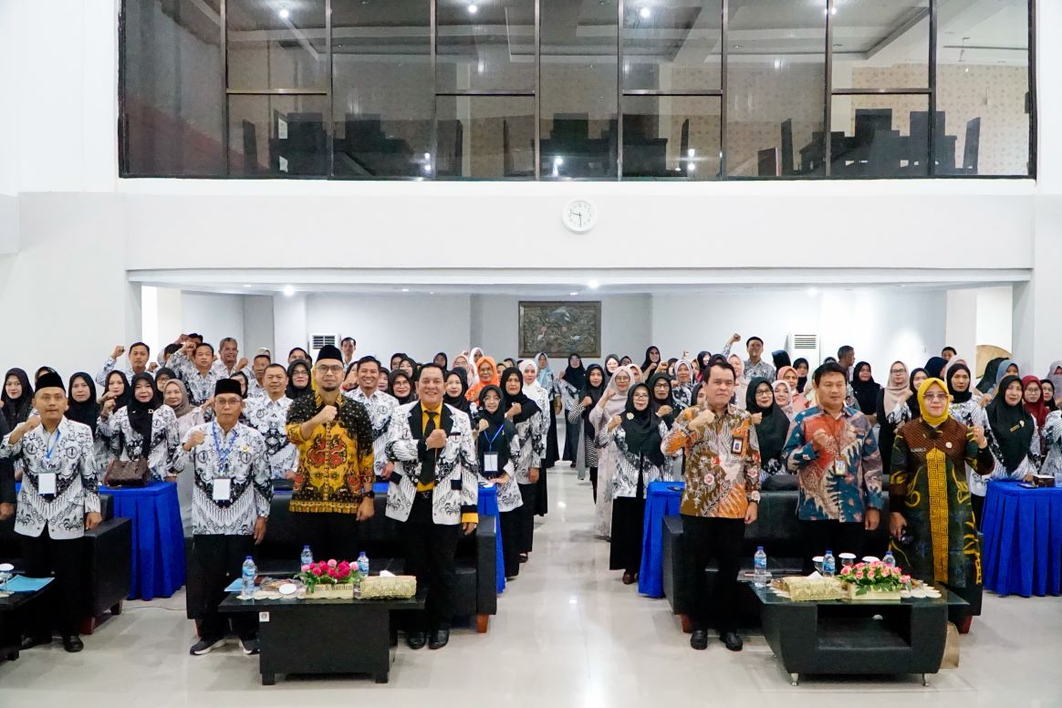 Peringati Puncak HGN, Plh Sekda Provinsi Bengkulu Pesankan Tiga Hal untuk Para Guru