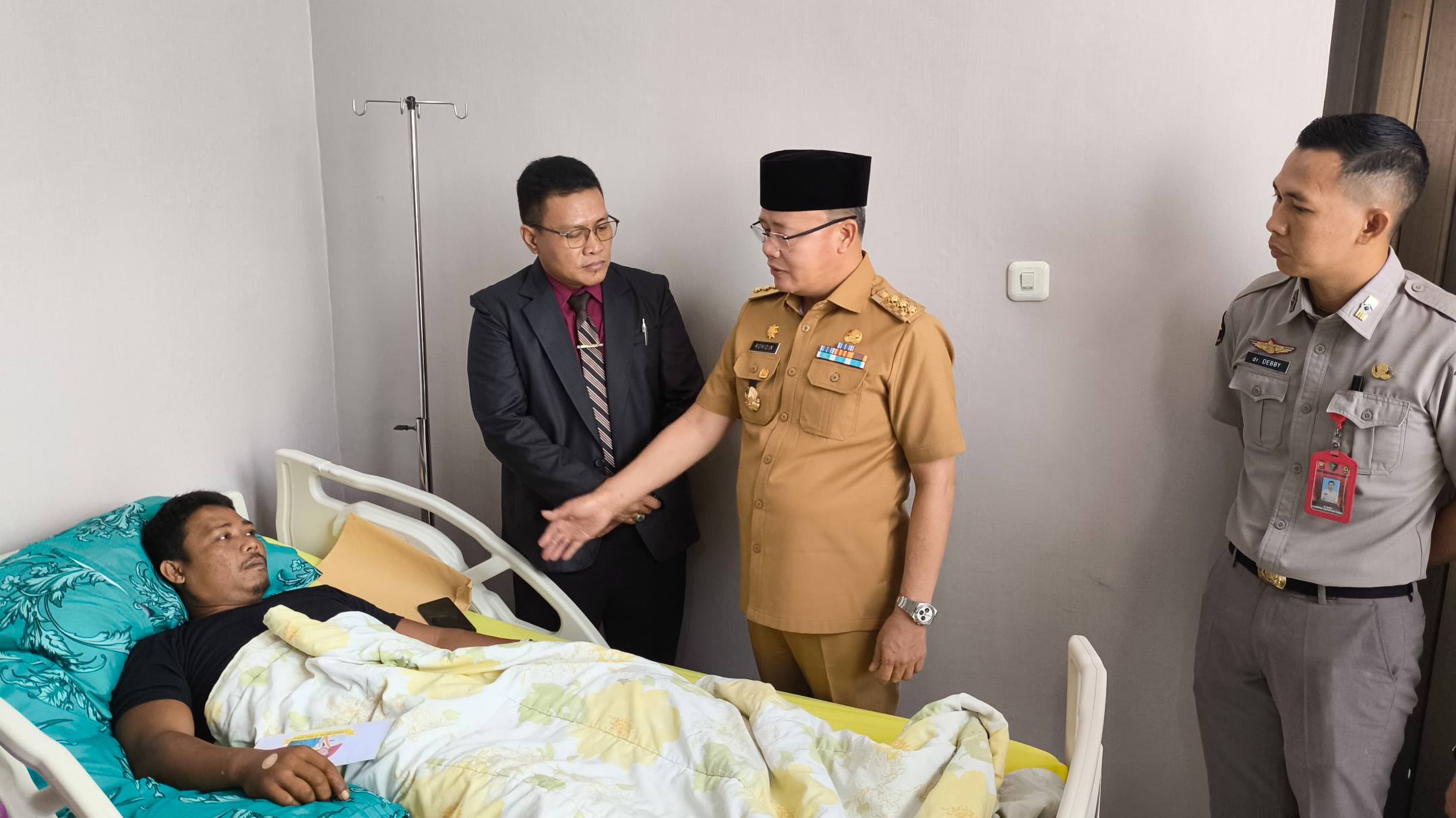 Gubernur Bengkulu Kunjungi Korban Penembakan di DAS Sinabah PT Agricinal