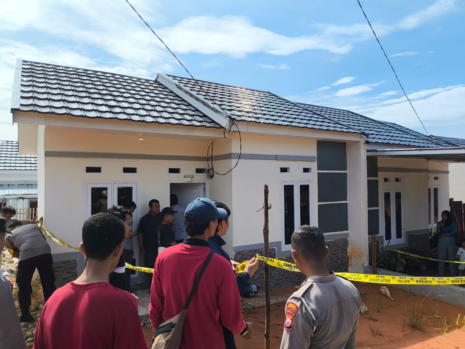 Geger! Sopir Batu Bara Ditemukan Tewas Tergantung di Perumahan Medan Jaya Residence Bentiring