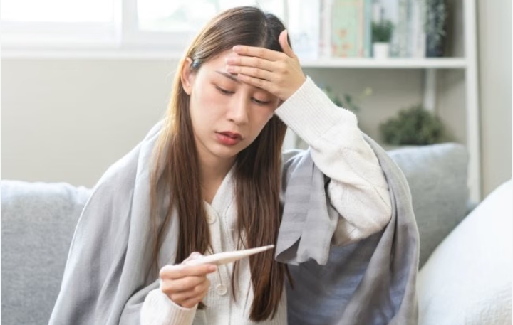 Jangan Remehkan! 5 Jenis Makanan Ini Perlu Dihindari Saat Demam
