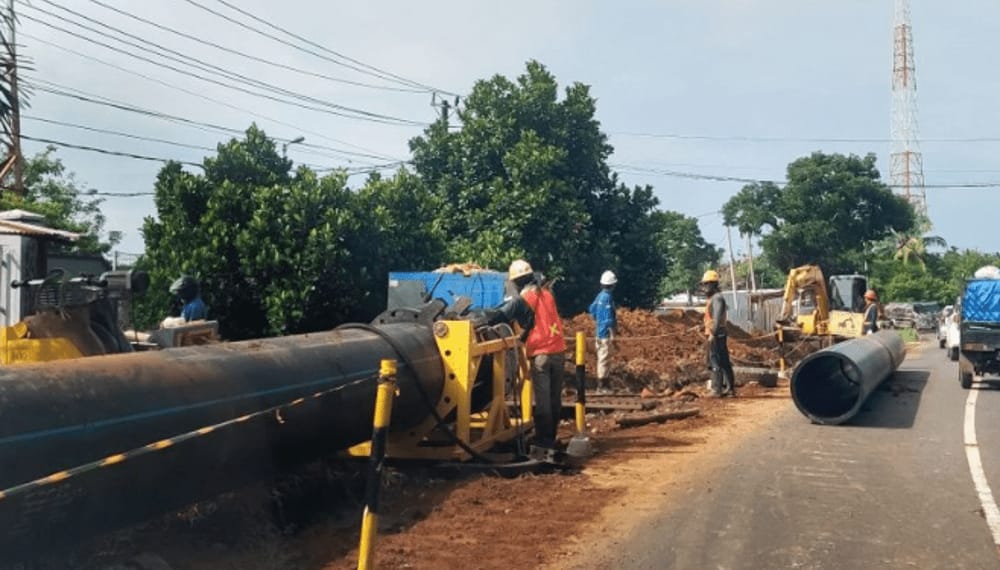 Pengendara Diharap Hati-hati! Ada Aktivitas Galian Pipa SPAM Kobema di Jalan Bengkulu-Tais