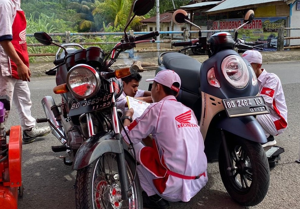 Astra Motor Bengkulu Beri Layanan Servis Gratis Bagi Masyarakat Terdampak Banjir