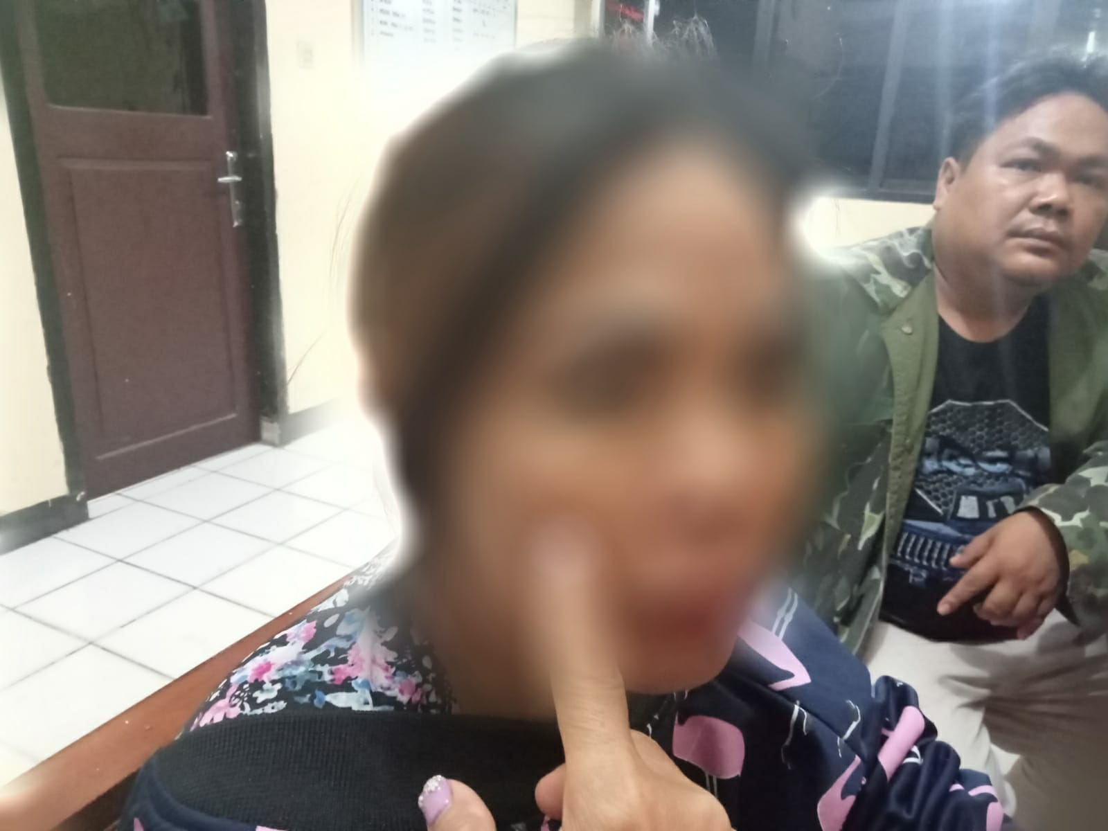 Gara-gara Curiga Isi Whatsapp, Suami Bogem Istri Berujung Laporan Polisi
