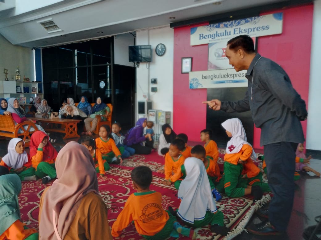 Gelar Kunjungan Edukatif ke BETV, Murid TK Dewi Sartika Benteng Kenali Dunia Media Sejak Dini