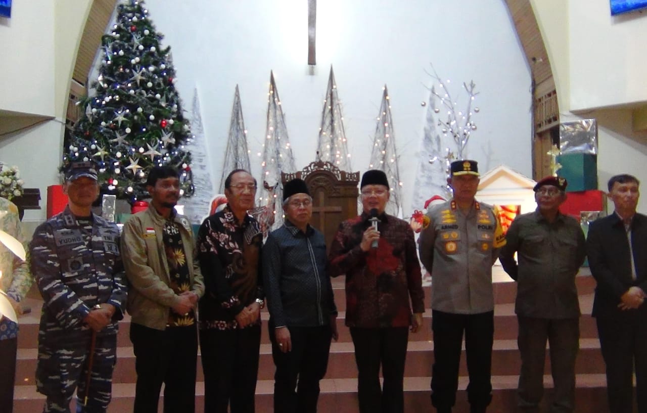 Pantau Malam Natal, Gubernur Datangi Sejumlah Gereja di Kota Bengkulu